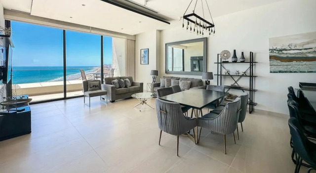 Коттедж Sandy Beach 2BR Beachfront Getaway