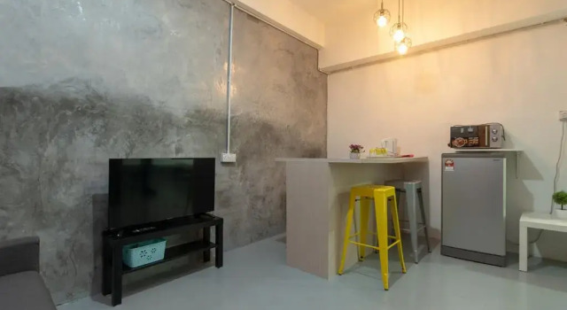 OYO 43993 Madsuite
