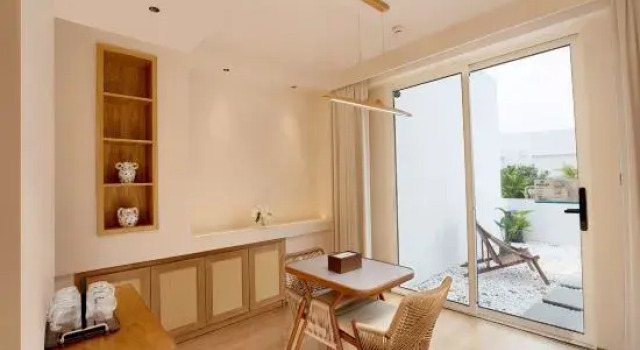 Люкс Floral Hotel · MiLin ChunHuan Hotel