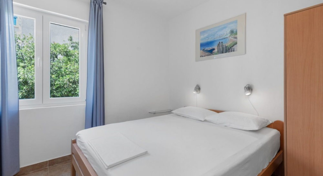 Apartment Uga2, Book Apartment Hotels in Mandre with Parking, Parking