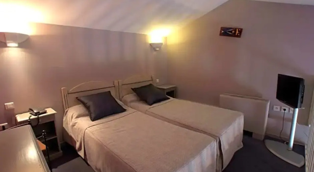 Семейный номер Standard Hôtel Saint Christophe Aix en Provence Centre Ville by Germain Collection