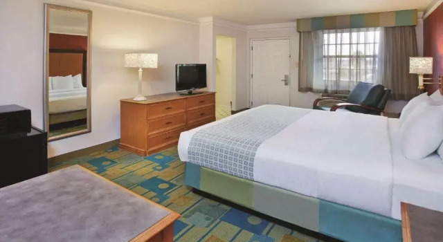 Номер Standard La Quinta Inn by Wyndham Savannah Midtown