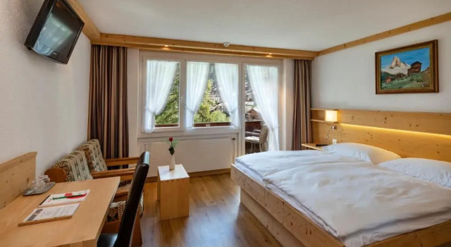 Двухместный номер Standard с балконом Hotel Matterhornblick