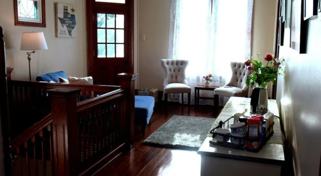 Three Danes Inn, Забронировать Отель Форт-Уэрт Dallas - Fort Worth Metropolitan Area, рядом с Texas Health Harris Methodist Hospital Fort Worth
