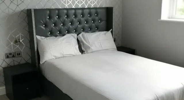 Encore Rooms, Забронировать Отель Отели Сканторп с парковкой, рядом с Музей Северного Линкольншира, Парковка