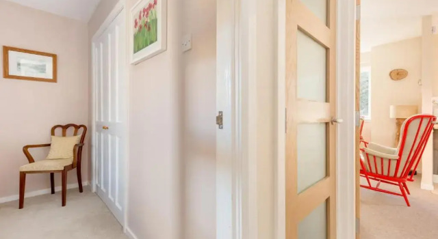 409 Boat Green Apartment, Забронировать Апартаменты/квартира Отели Эдинбурга с парковкой, рядом с Памятник Вальтеру Скотту, Парковка