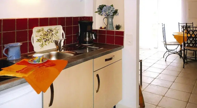 Апартаменты Apartment in Caderousse With Pool