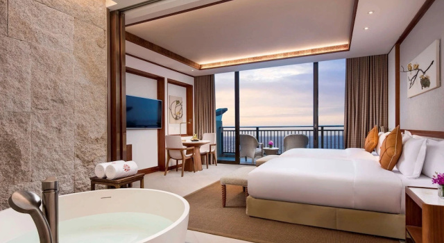 Двухместный номер Standard с балконом и с видом на море Angsana Zhuhai Phoenix Bay