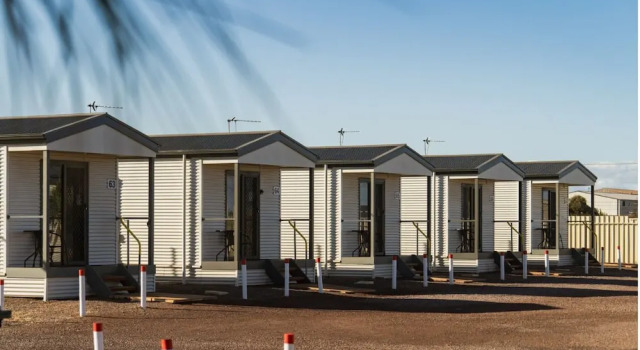 Студия The Sundowner Cabin & Tourist Park