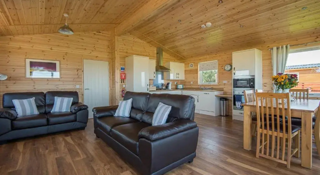 The Chalet, Holidays For All, Prenota Chalet Dunbar 