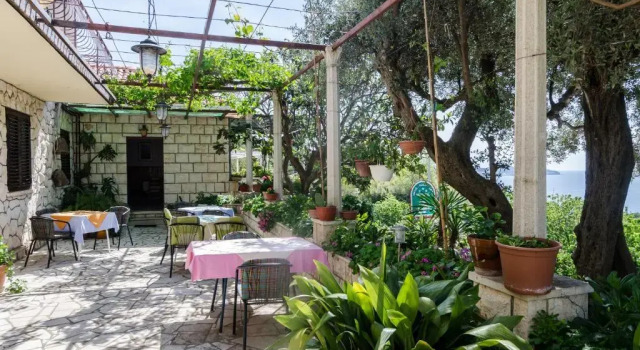 Люкс с 2 комнатами с балконом и с видом на море Guesthouse Moretić