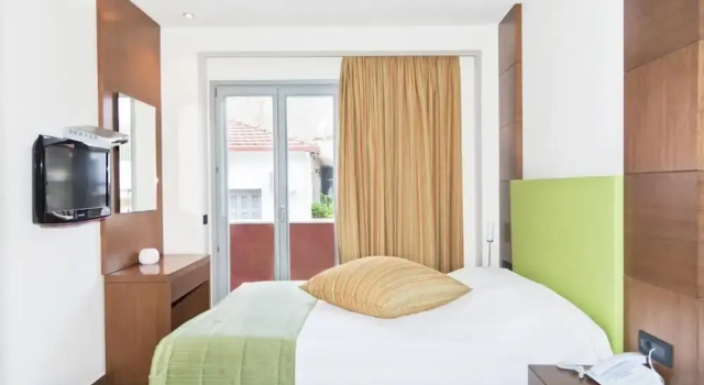 Номер Economy с балконом и с красивым видом из окна Astros Beach Boutique Hotel