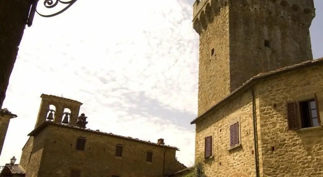 Четырёхместный номер Comfort с красивым видом из окна Castello Di Gargonza