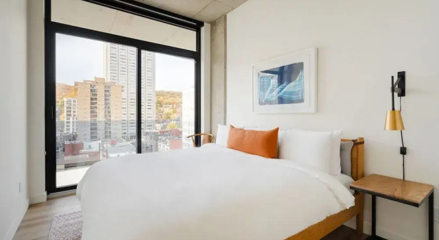 Hôtel Monroe - Downtown Montreal, Rezervovat Apartmán Hotely v Montreal s bazénem, poblíž Crescent Street, Bazén