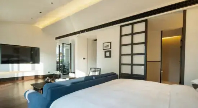 Люкс Comfort Hengxuan Hotel (Zhongxian Wanda Plaza)