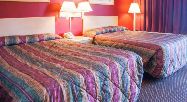 Четырёхместный номер Standard Scottish Inn Downtown Jacksonville