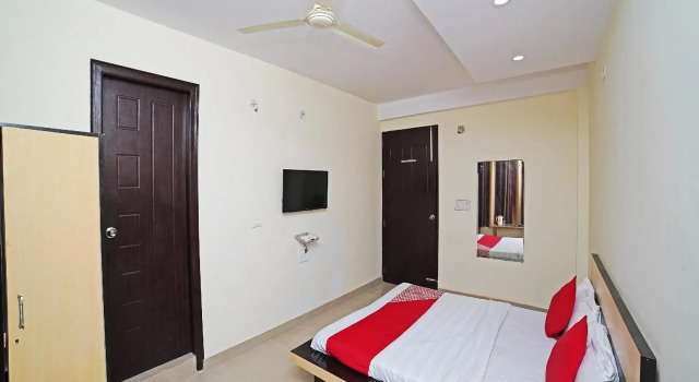 Люкс Standard OYO 41348 Hotel Sameer Residency