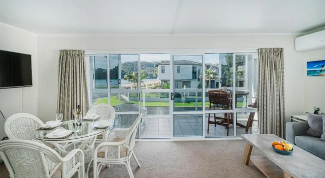 Апартаменты Waterfront Apartments Whitianga