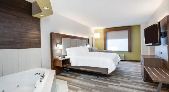 Номер Standard Holiday Inn Express Hotel & Suites Clewiston by IHG