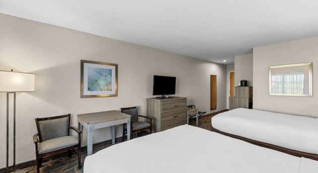 Четырёхместный номер Standard Best Western Presidential Hotel & Suites