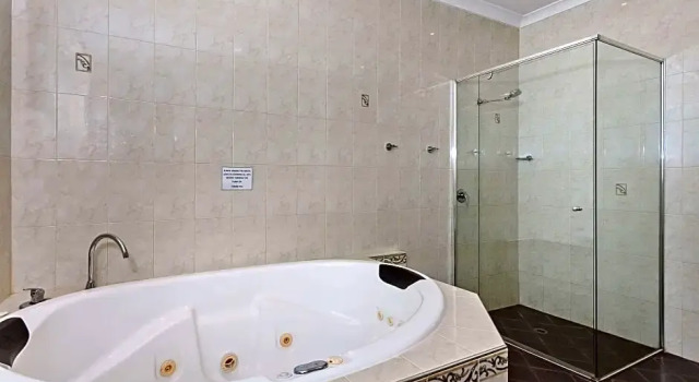 Четырёхместный номер Standard Quality Hotel Bayswater