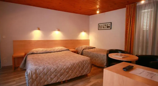 Трёхместный номер Comfort Hôtel Panoramic