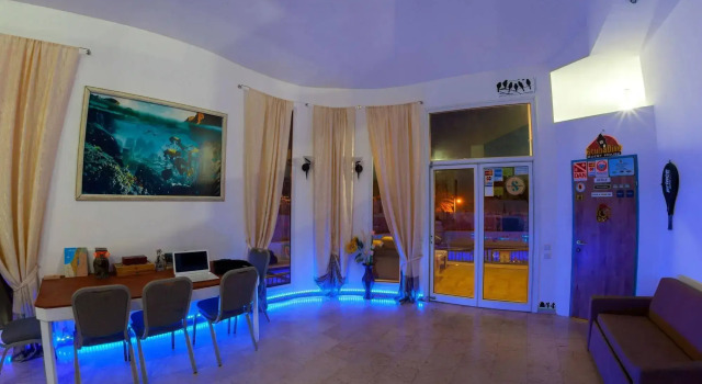 Custo Club