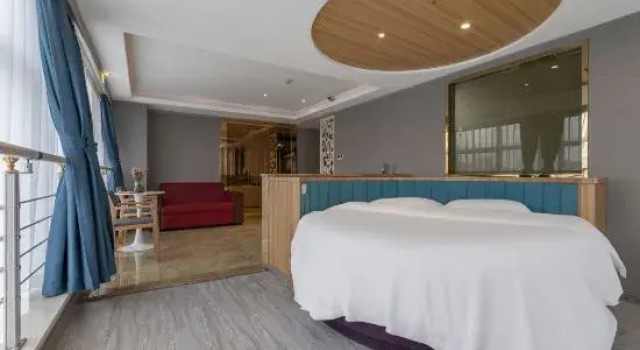 Люкс с красивым видом из окна ChangXing FanBo Hotel