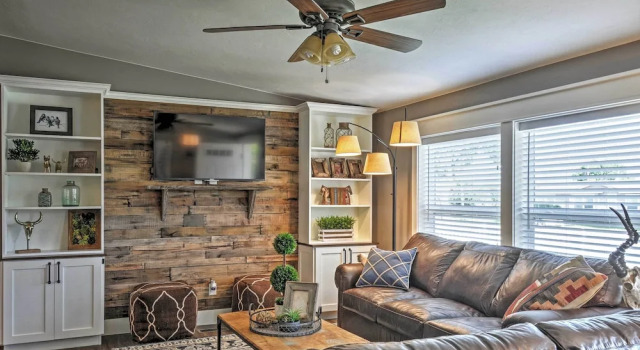 Rustic Chic Home: 10 Mi to Otter Creek State Park!, Prenota Casa vacanze Kingston. Stati Uniti