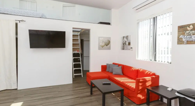 Студия Modern Loft Rooftop Deck Venice Beach Studio Bedroom Apts by RedAwning
