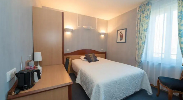 Номер Superior Logis Hôtel & Restaurant des Lacs