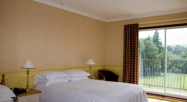 Семейный номер Standard Riverdale Hall Hotel