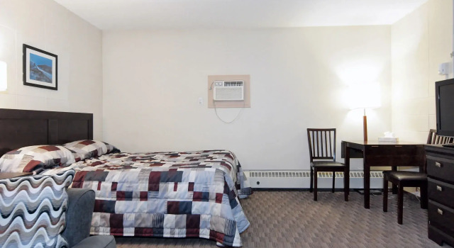 Canadian Motor Inn