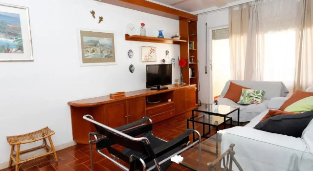 AT070 Platja, Varaa Hotelli Hotellit Tarragonès uima-altaalla, Uima-allas