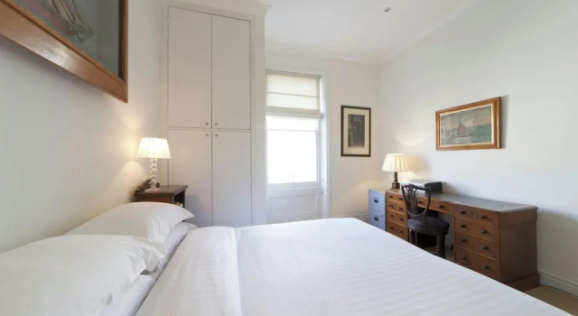 Апартаменты с 2 комнатами с балконом Bassett Road IV by Onefinestay