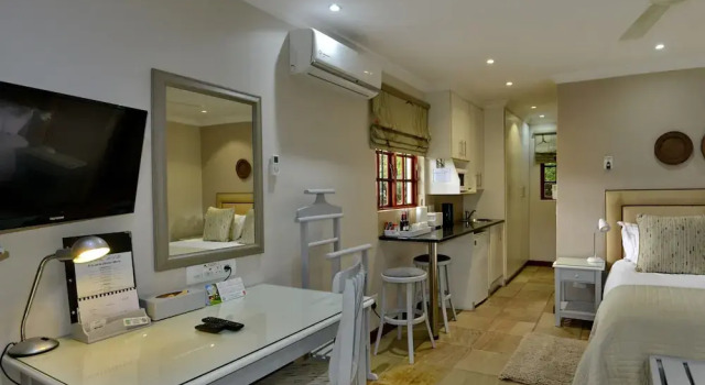 Двухместный номер Luxury Цокольный этаж Rivonia Premier Lodge