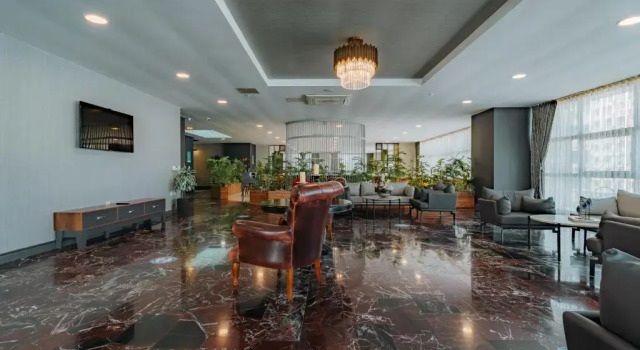 Empula Hotel & Residences