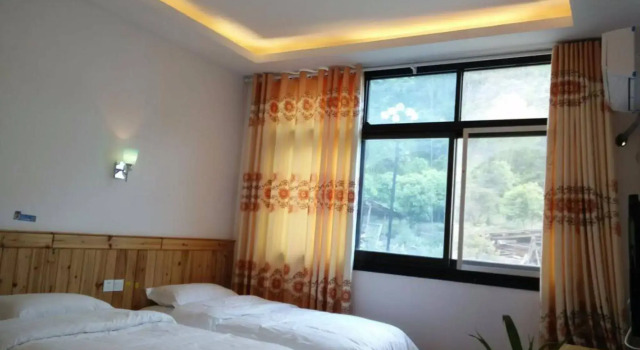 Zhang Jiajie Longquan Inn