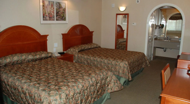 Alexis Park Hotel