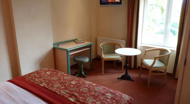 Les Tilleuls Hotel, Забронировать Отель Ла-Рош-ан-Арден 