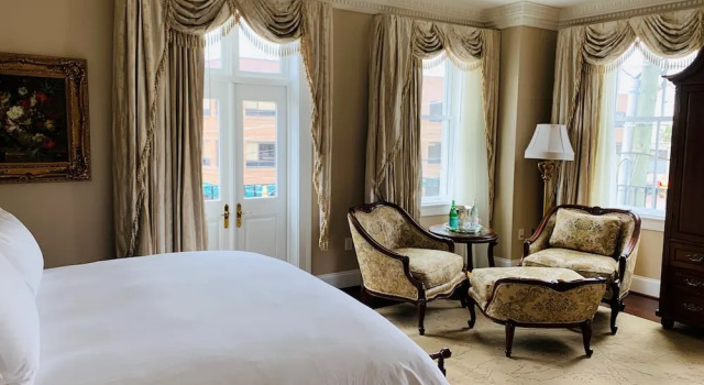 Двухместный люкс Market Pavilion Hotel