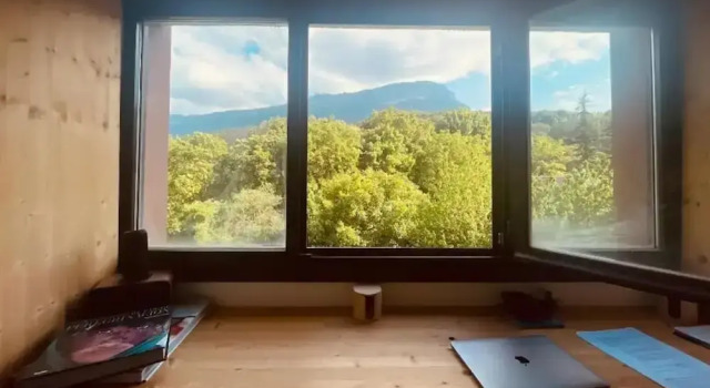 3-bed Artist Chalet Near San Sebastian, Sleeps 6, Réserver Chalet Cottages à Navarre, Cottage
