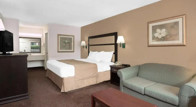 Номер Standard Days Inn by Wyndham Macon I-475