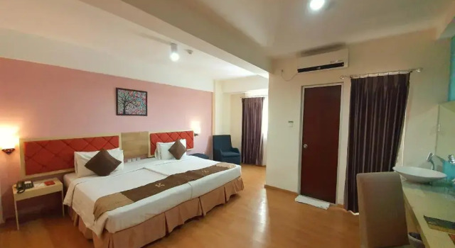Affaires chambre Gunawangsa Manyar Hotel Surabaya