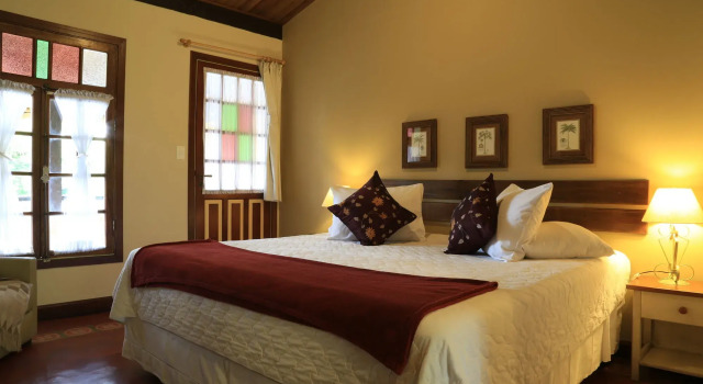 Porto Pacuíba Hotel, Забронировать Отель Отели Ильябела с парковкой, рядом с Пляж Viana, Парковка
