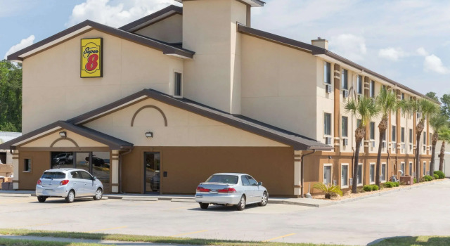 Super 8 by Wyndham Brunswick/St Simons Island Area, Buchen Sie Gasthaus Brunswick Georgia