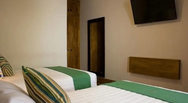 Четырёхместный номер Economy Puerta San Pedro
