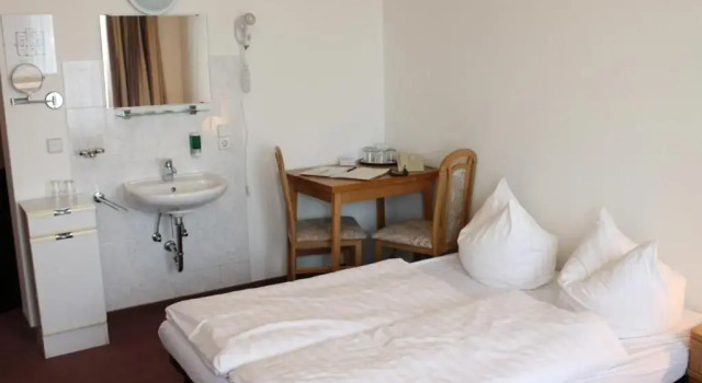 Четырёхместный номер Standard Adler Hotel Dresden
