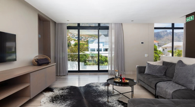 Люкс с балконом и с видом на море Living Hotel Lions Eye