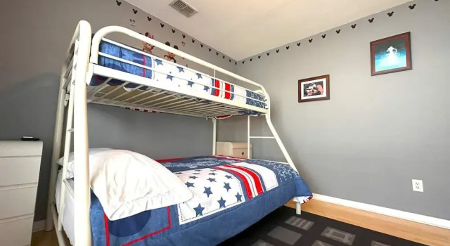 Коттедж Less than 10 minutes from Disney 3Bd Villa with Pool